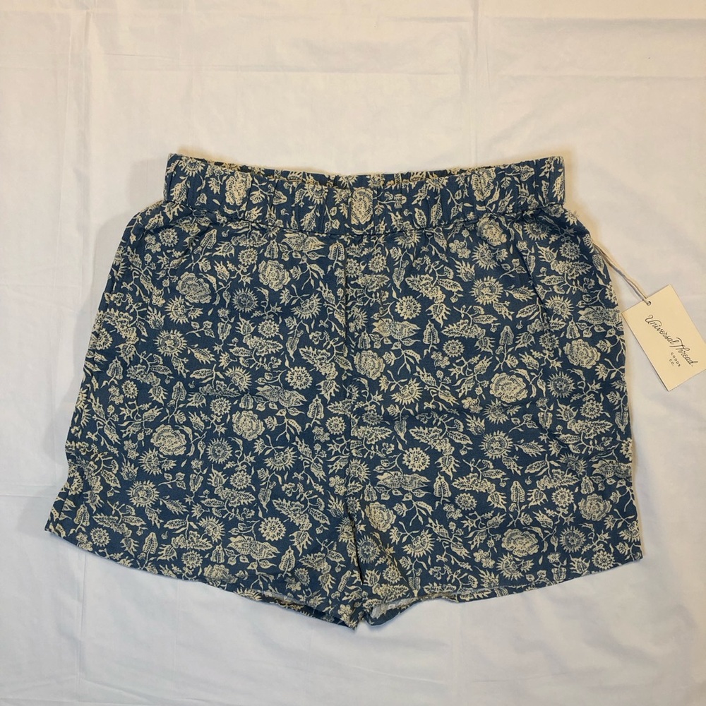 NWT Universal Thread Women’s Elastic Waist Pull-On Floral Blue Shorts size XS